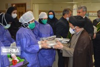 غذای متبرک بارگاه امام رضا ع بین مبتلایان به کرونا در سبزوار توزیع شد